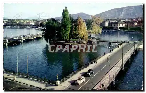 Ansichtskarte AK Geneve L&#39Ile Jean Jacques Rousseau Et Le Pont Des Berques