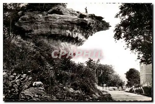 Cartes postales Les Eyzies Le Rocher de la Peire