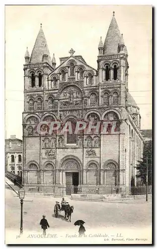 Ansichtskarte AK Angouleme Facade de la Cathedrale