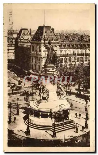 Cartes postales Paris la Statue de la Republique et la Place