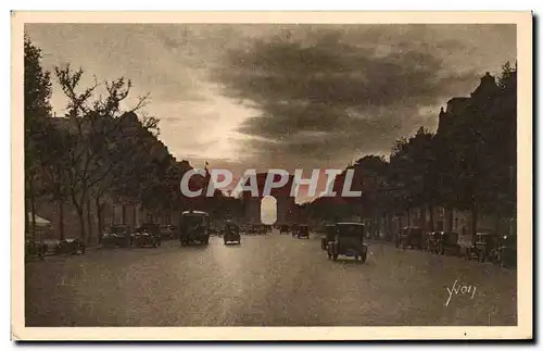 Cartes postales Paris En Flanant Avenue des Champs Elysees