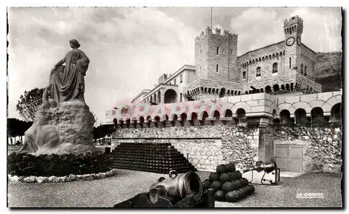 Cartes postales moderne Principaute De Monaco Le Palais Princier les Remparts et le Monument commemoratif du