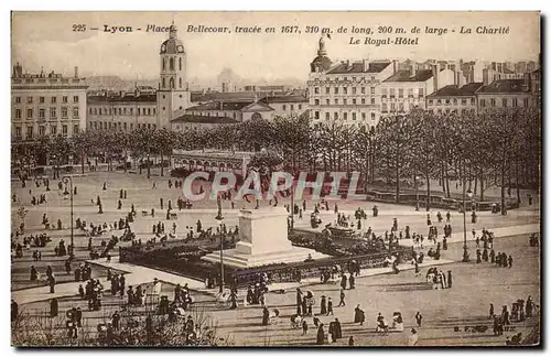 Cartes postales Lyon Place Bellecour Le Royal Hotel