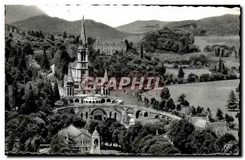 Cartes postales Lourdes La basilique et le Monument Interieur