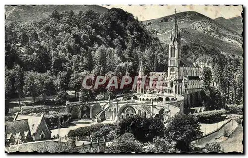 Cartes postales Lourdes La Basilique et le Gave