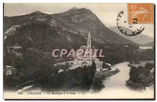 Cartes postales Lourdes La Basilique et le Gare