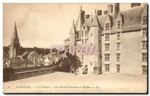 Cartes postales Langeais Le chateau La Facade interieure et l&#39eglise