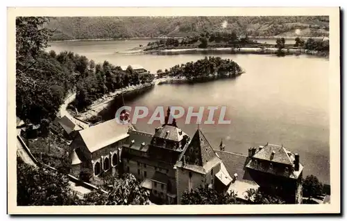 Ansichtskarte AK ChaudesAiges Lac de Sarrans Vue d&#39Ensemble sur la Presqu&#39ile de Caussao