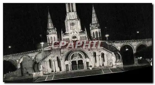 Ansichtskarte AK Lourdes La Basilique Illuminee