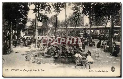 Cartes postales Vichy Vue Prise dans le Parc