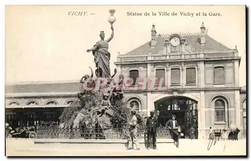 Cartes postales Vichy Statue de la Ville de Vichy et la Gare