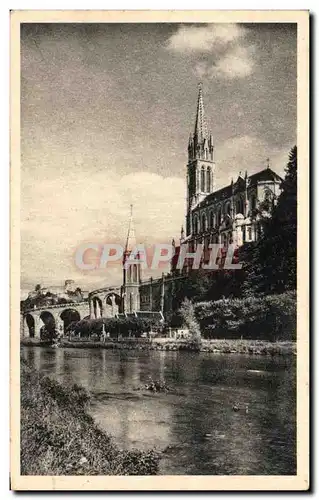 Cartes postales Lourdes la Basilique et Le Gave