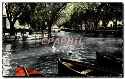 Cartes postales Annecy le Canal du Vasse et le Pont des Amours Cygnes