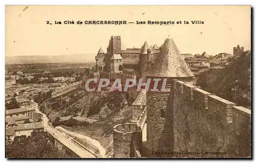 Cartes postales la Cite de Carcassonne Les Remparts et la VIlle