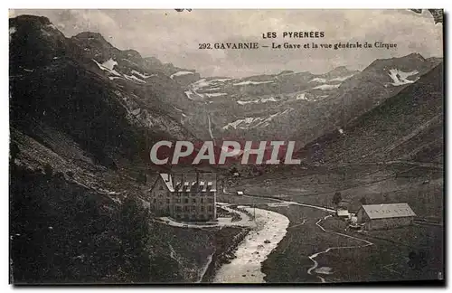 Ansichtskarte AK Les Pyrenees Gavarnie Le Gave et la vue generale du Cirque