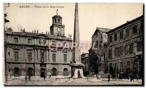 Cartes postales Arles Place De La Republique