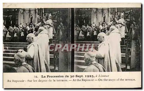 Cartes postales La Procession Du A Lisieux Au Reposoir Sur Les Degres De La Terrasse Septembre 1925