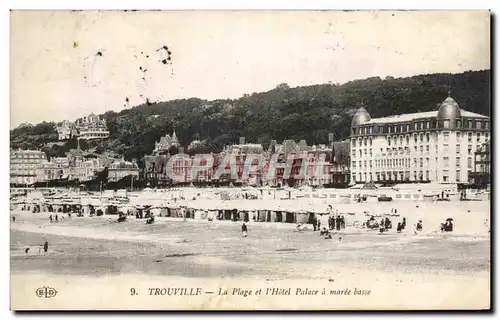 Cartes postales Trouville the Beach And the Hotel De luxe hotel has Low tide