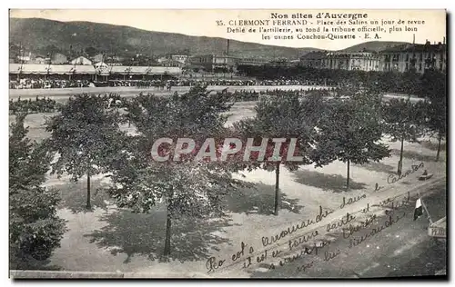 Cartes postales Nos sites d&#39Auvergne Clermont Ferrand Place des Dalins un jour de revue Defile de l&#39artill