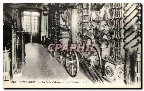 Ansichtskarte AK Cherbourg Salle d&#39Armes Les trophees Militaria