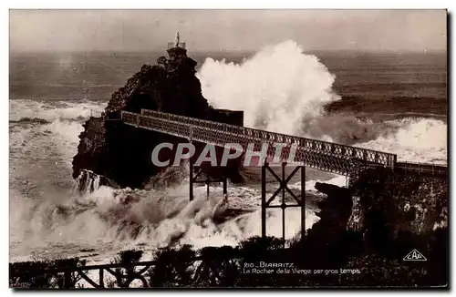 Ansichtskarte AK Biarritz Le Rocher de la Vierge par gros temps