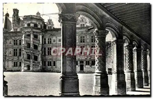 Cartes postales Blois Le Chateau La Cour d&#39Honneur