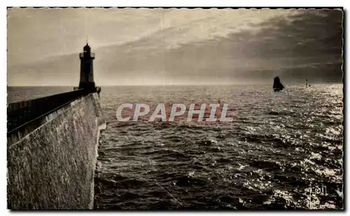 Cartes postales Les Sables D'Olonne Coucher de soleil a I'entree du port