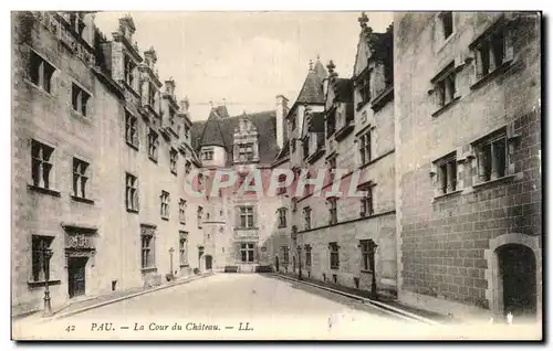 Cartes postales Pau La Cour Du Chateau