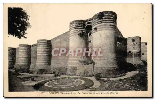 Cartes postales Angers Le Chateau et ses Fosses fleuris