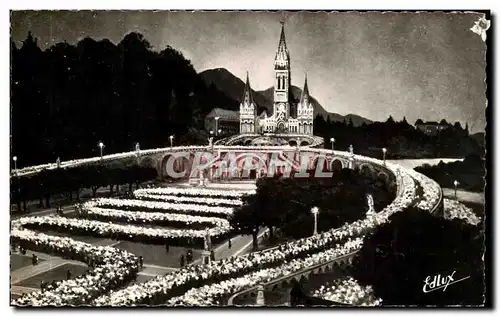 Cartes postales Lourdes La Basilique illukminee