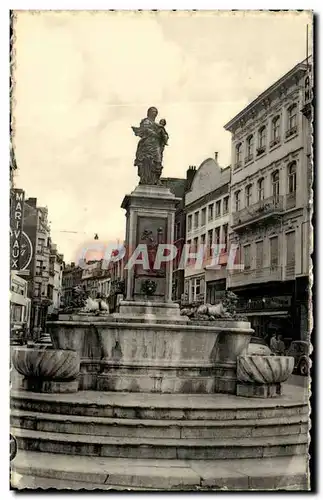 Cartes postales Liege La Fontaine de Vinave d&#39lle sommee de la statue de la Vierge par le Sculpteur berninesq