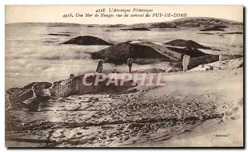 Cartes postales L&#39Auvergne Pittoresque Une Mer De Nuages Vue Du Sommet Du Puy de Dome