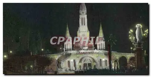 Ansichtskarte AK Lourdes La Basilique et la Vierge couronnee illuminee