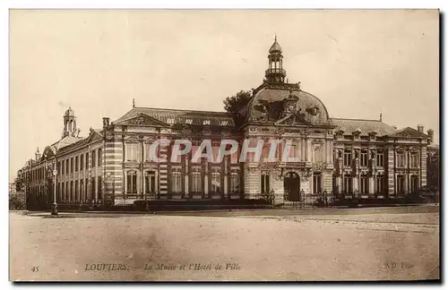 Ansichtskarte AK Louviers Le Musee et l&#39Hotel de ville