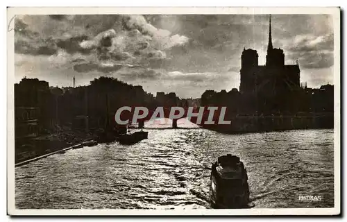 Ansichtskarte AK Les Jolis Coins De Paris Un coucher de soleil derriere Notre Dame Suset over the Notre Dame