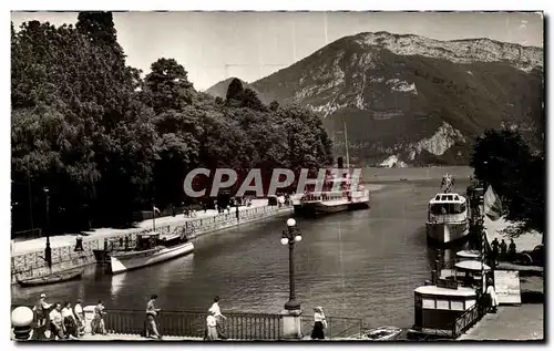 Cartes postales moderne Annecy Le Port et le Mont Veyrier