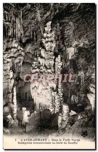 Cartes postales L'aven Armand Dans La Foret Vierge Stalagmite Monumentale Au Bord Du Gouffre