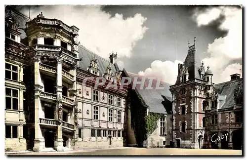 Cartes postales moderne Chateaux De La Loire Blois Le Chateau La Cour D&#39Honneur Et L&#39Escalier Francois 1er