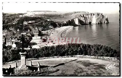 Cartes postales moderne Etretat Vue generale prise de la Falaise d&#39Aval