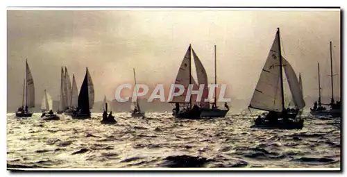 Cartes postales moderne Depart pour la course Chateaulin Bateaux