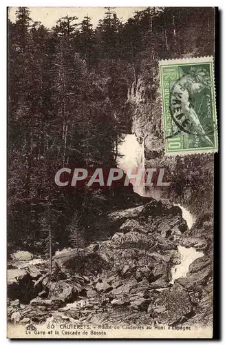 Cartes postales Cauterets Route de au Pont d&#39Espagne Le Gave et la Cascade de Bosses