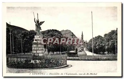 Ansichtskarte AK Lourdes Ensemble de I&#39Esplanade vue de St Michel