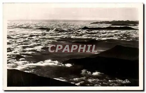 Cartes postales Les Pyrenees La Mer de Nuages Vue du Pic du Midi