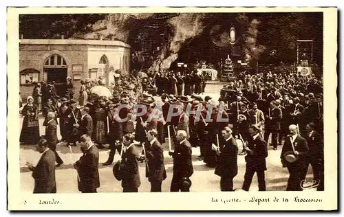 Ansichtskarte AK Lourdes PLa grotet Depart de la Procession