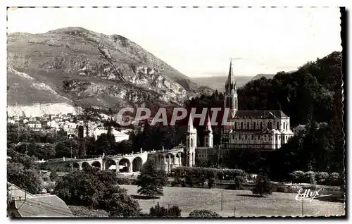 Ansichtskarte AK Lourdes La Basilique et le Pic du Jer