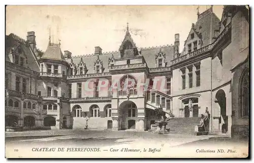 Ansichtskarte AK Chateau De Pierrefonds Cour d&#39Honneur le Beffroi