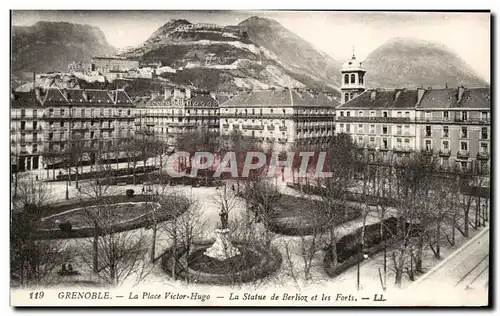 Ansichtskarte AK Grenoble La Place Victor Hugo La Statue de Berlioz et les Forts