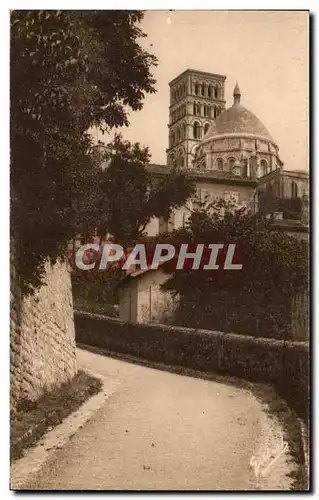 Ansichtskarte AK Angouleme La vieille rue Saint Martin montant a la cathedrale