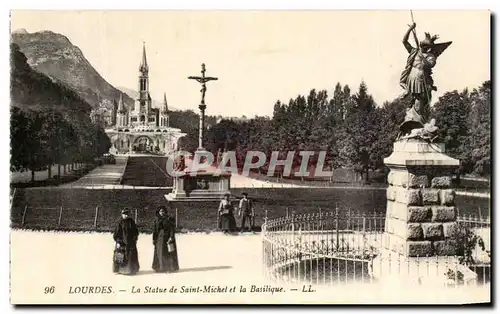 Ansichtskarte AK Lourdes La Statue De Saint Michel Et La Basilique