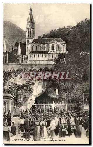 Cartes postales Lourdes La Grotte Et La Basilique